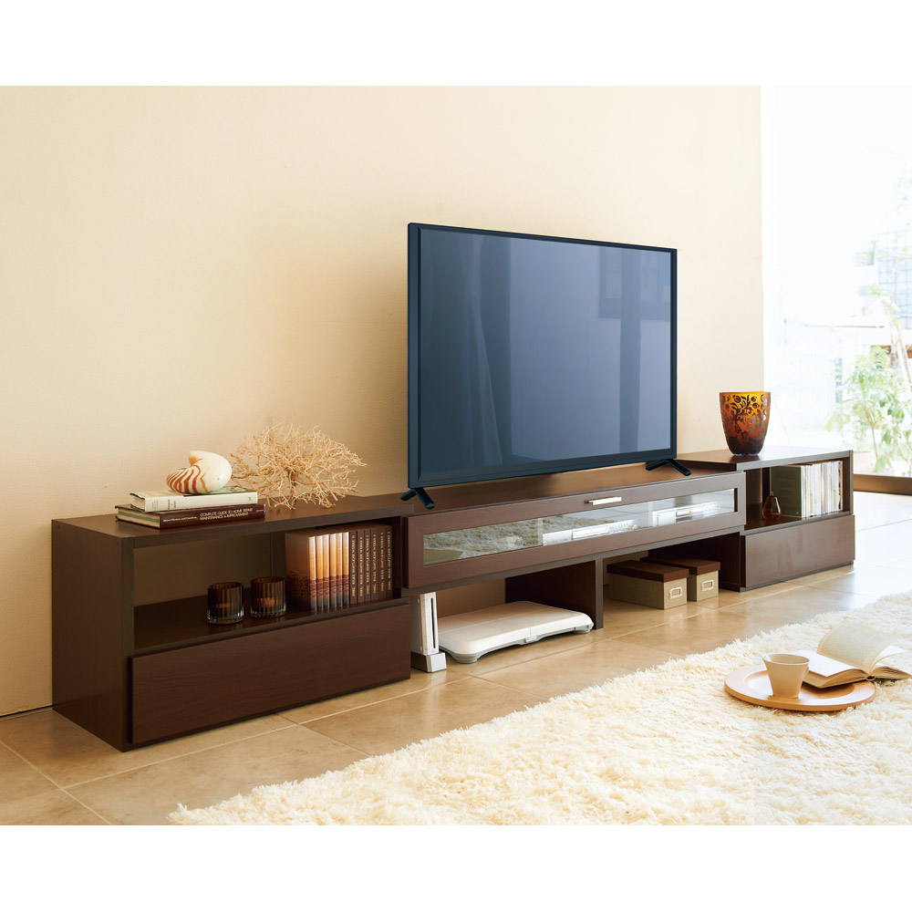 すっきり、ぴったりが心地よい伸縮式テレビ台（テレビボード 