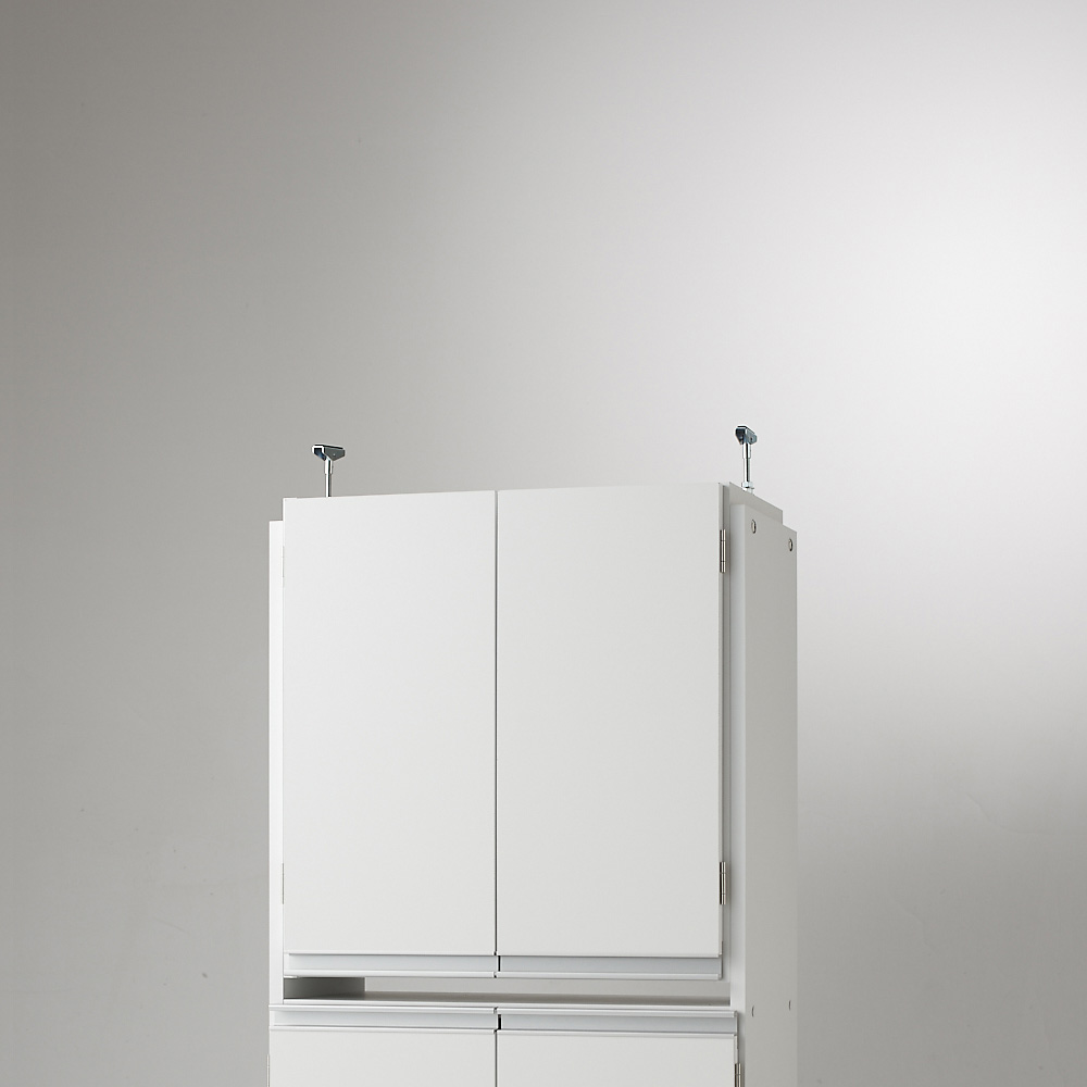 薄型で省スペースキッチン突っ張り収納庫 扉タイプ 幅45cm・奥行19cm