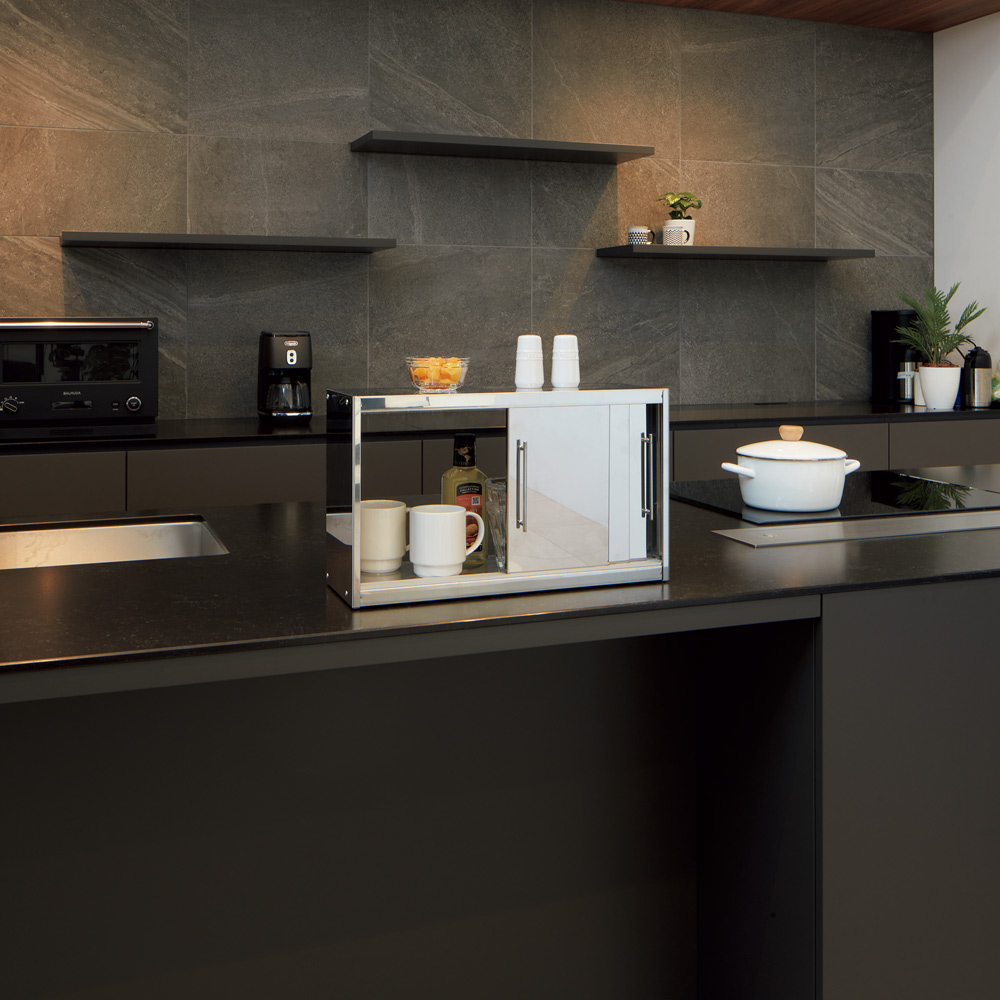 取り出しやすさにこだわった3枚引き戸のカウンター上収納 幅45cmタイプ シンク 水周り キッチン用品収納 542311