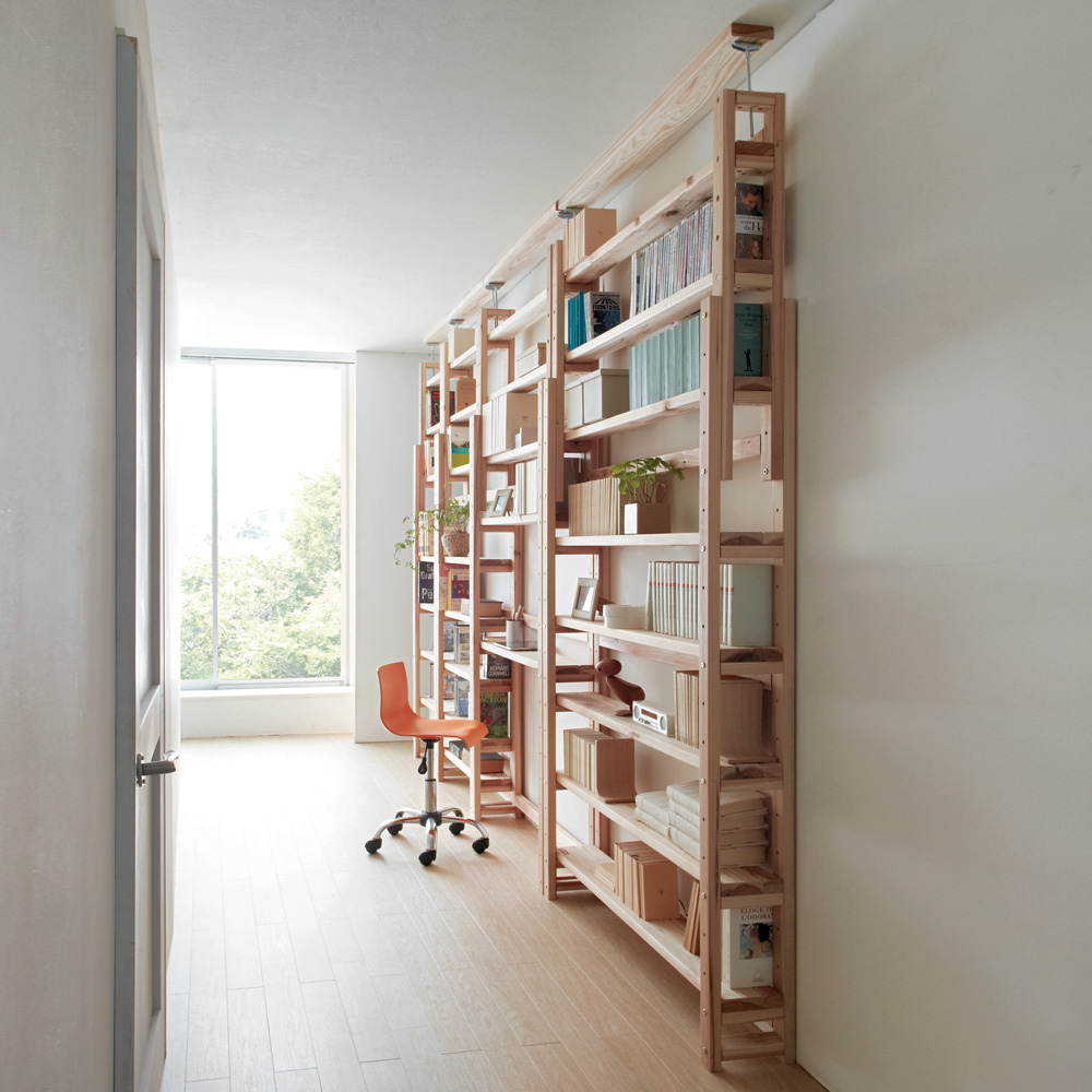 国産杉頑丈突っ張りラック(本棚) 幅119cm奥行22cm 突っ張り収納 ラック 本棚 シェルフ 588604