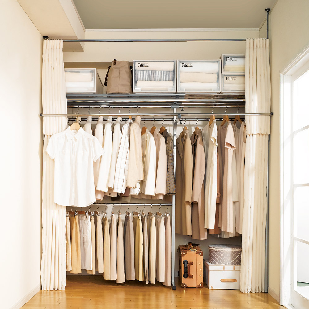 奥行79cm 上下カーテン付き突っ張り頑丈ハンガーラック ロータイプ・【標準】幅137-230cm対応 クローゼットハンガー カバー 衣類収納 632101