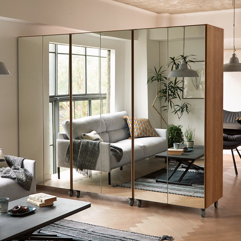 移動式間仕切りクローゼット ミラー扉タイプ・可動棚板4枚 パーテーション 間仕切り リビング収納 632403