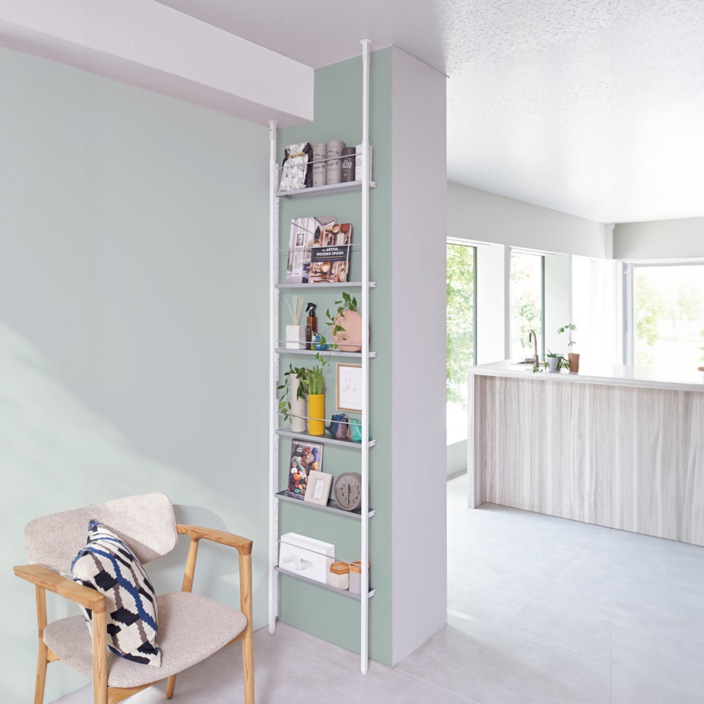 超薄型突っ張りディスプレイ収納ラック 幅55cmタイプ 奥行12cm高さ215cm-260cm 洗面所収納 隙間収納 トイレ 洗面所 ランドリー収納 633702