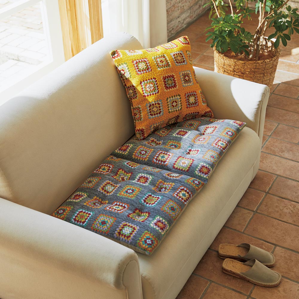 ≪約48×95cm≫ スペイン製生地を使った カラフルドットシートクッション ソファーカバー 524931