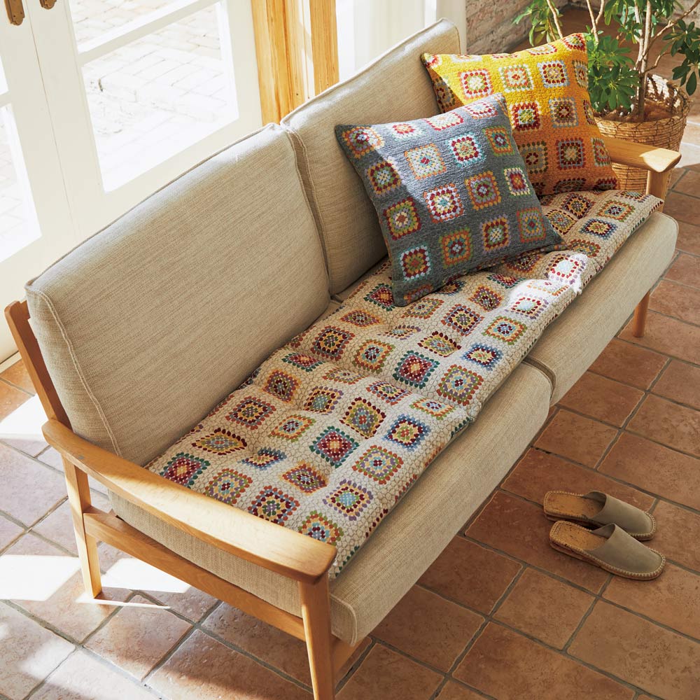 ≪約48×95cm≫ スペイン製生地を使った カラフルドットシートクッション ソファーカバー 524931