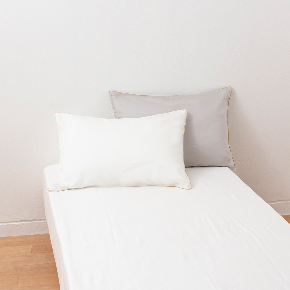 fossflakes/フォスフレイクス 枕 クラシック&ロイヤーレ サテンピローケース付き 約50×70cm大判サイズ 枕カバー ピローケース 布団カバー シーツ 561405