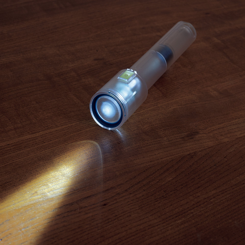 振るだけで電気がつく懐中電灯 ナイトスターJP 耐震グッズ 防災用品 防犯用品 562604