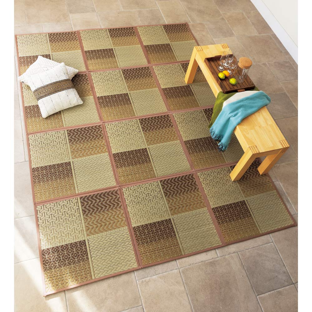 ≪約133×133cm≫ 折りたためるい草ラグ 厚手裏付き（厚さ約9mm） カーペット ラグ マット 562977