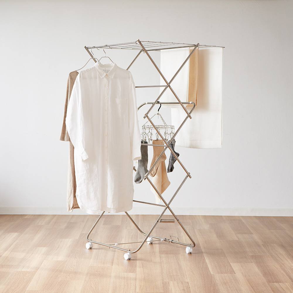 ワンピースも掛けられるステンレス製 室内物干し レギュラータイプ（日本製/大木製作所） 洗濯物干し台 洗濯用品 物干し 651601