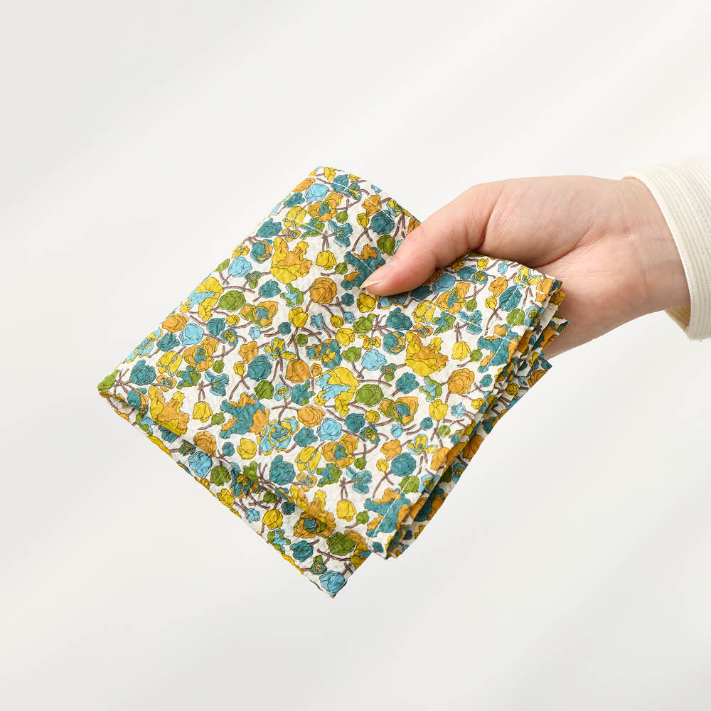 エプロンになるハンカチ (ハンカチエプロン) 布帛の騎士 花綴り(フラワー柄) 日用品 便利グッズ 生活雑貨 682402