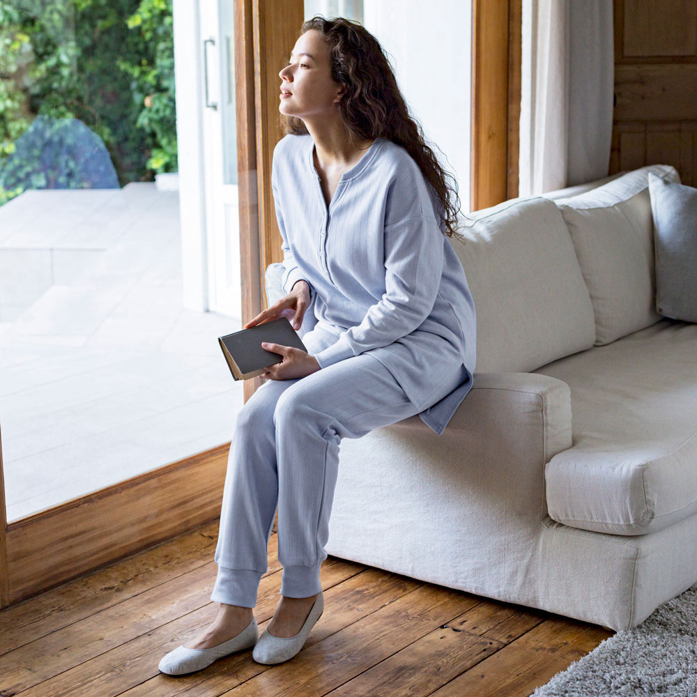 とろり、なめらか針抜きニットのあったかルームウェア M・L 614802