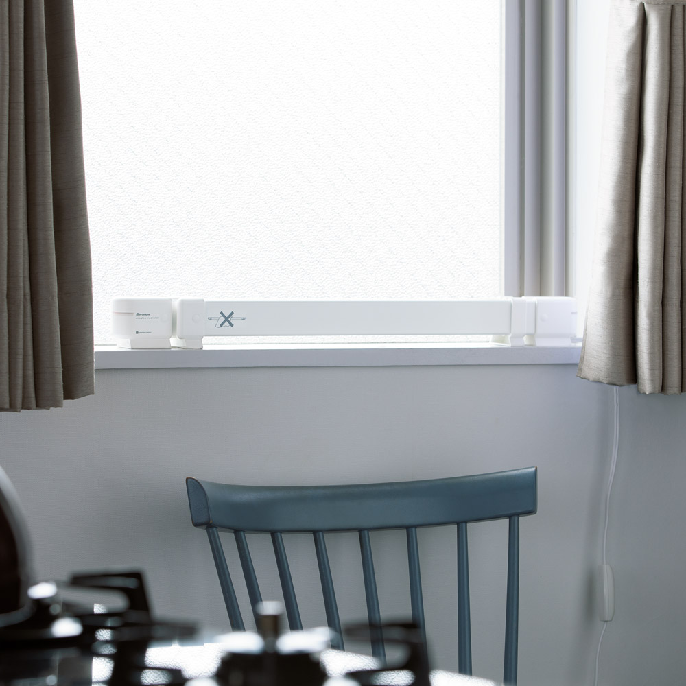 結露と冷気を抑制!「窓際ヒーター」幅60-90cm伸縮式 暖房器具 ヒーター 季節家電 生活家電 610405