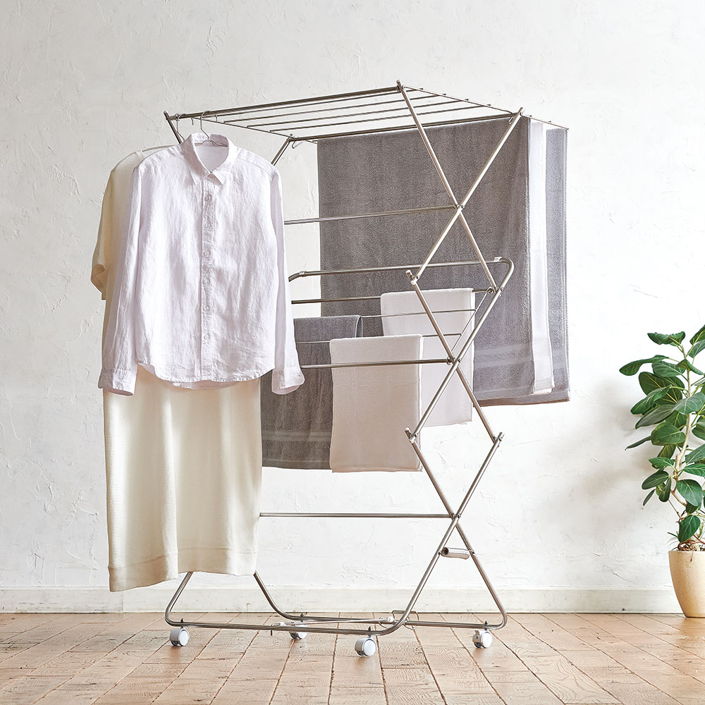 ワンピースも掛けられるステンレス製 室内物干し ワイドタイプ（日本製/大木製作所） 省スペース 伸縮 軽量 ステンレス 室内 物干し 洗濯干し 物干しスタンド タオルハンガー コンパクト おしゃれ 屋外 洗濯物干し台 洗濯用品 612202