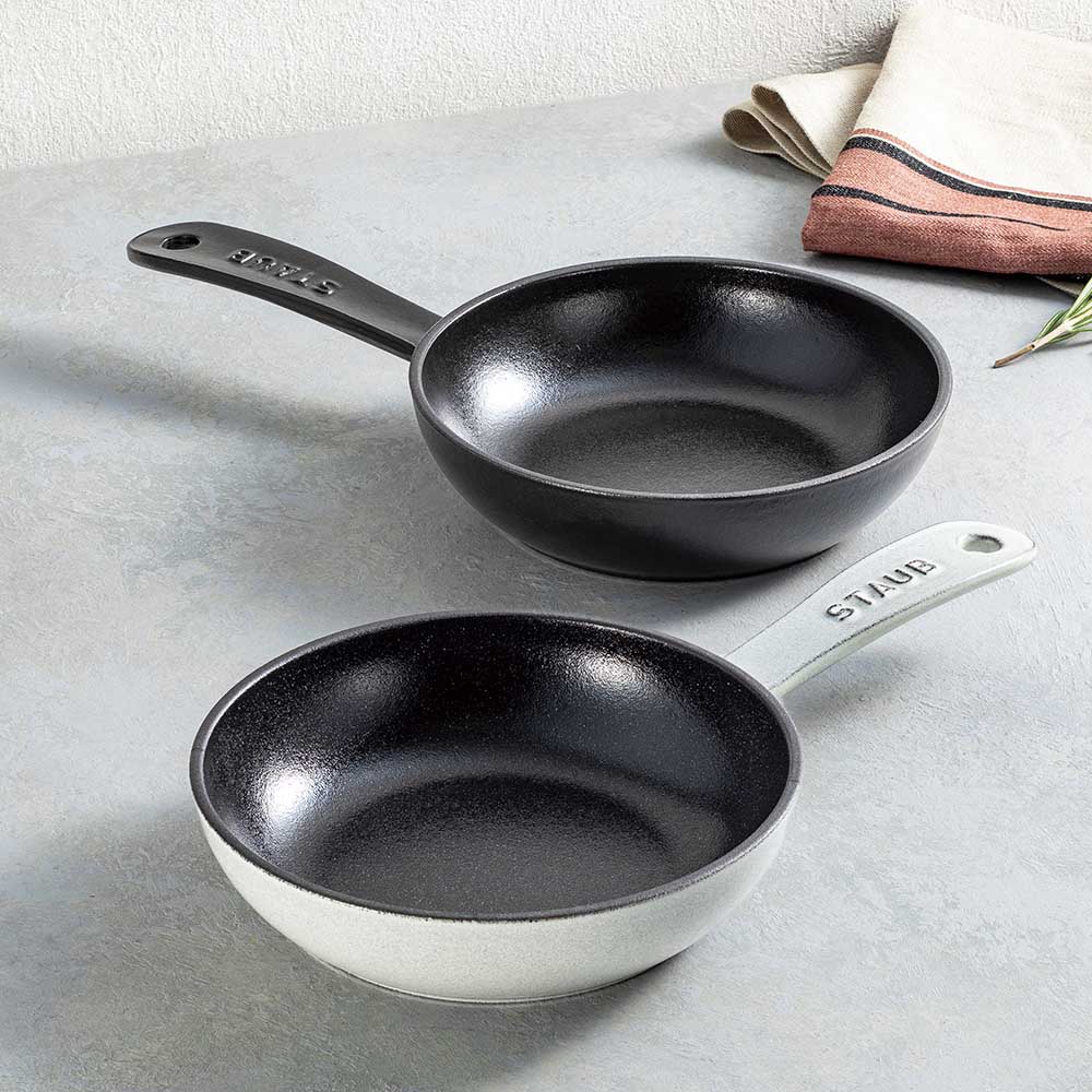 器として使える　STAUB 両手鍋 浅　ブラック　スキレット　アヒージョ STAUB/ストウブ スキレット16cm ディノスANAmall店