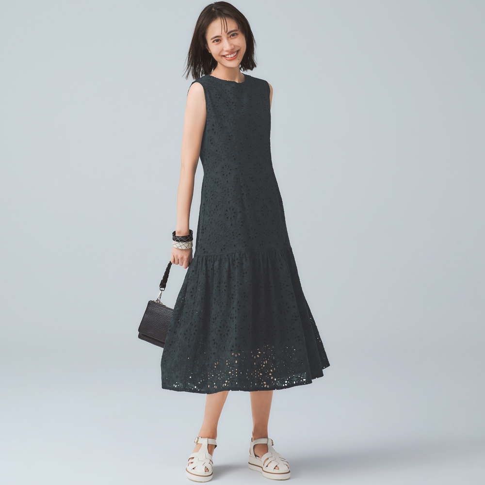 アナスイミニ★極美品★フラワープリントフレアワンピース★カットワークレース切替 アナスイミニ☆極美品☆フラワープリントフレアワンピース