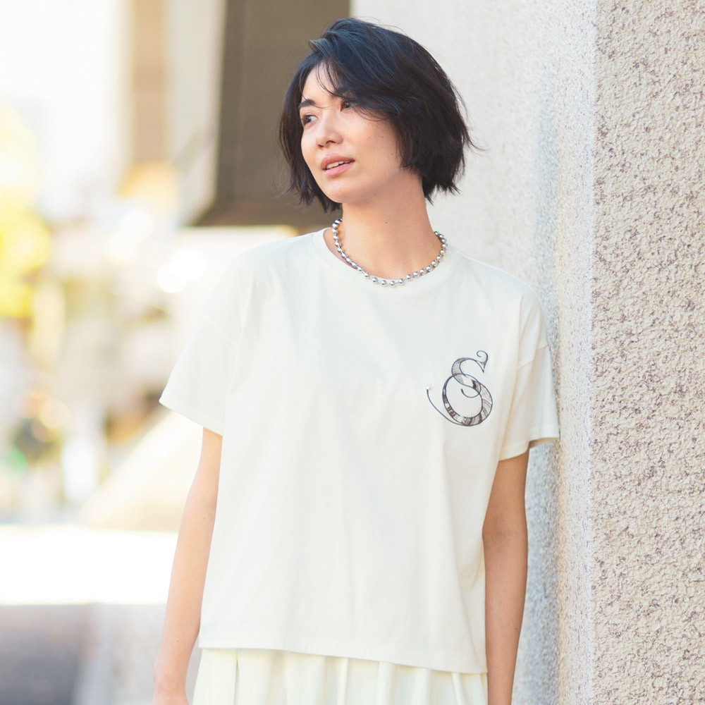 ロゴビジュー刺しゅう Tシャツ （日本製） プルオーバー シャツ ブラウス 173202