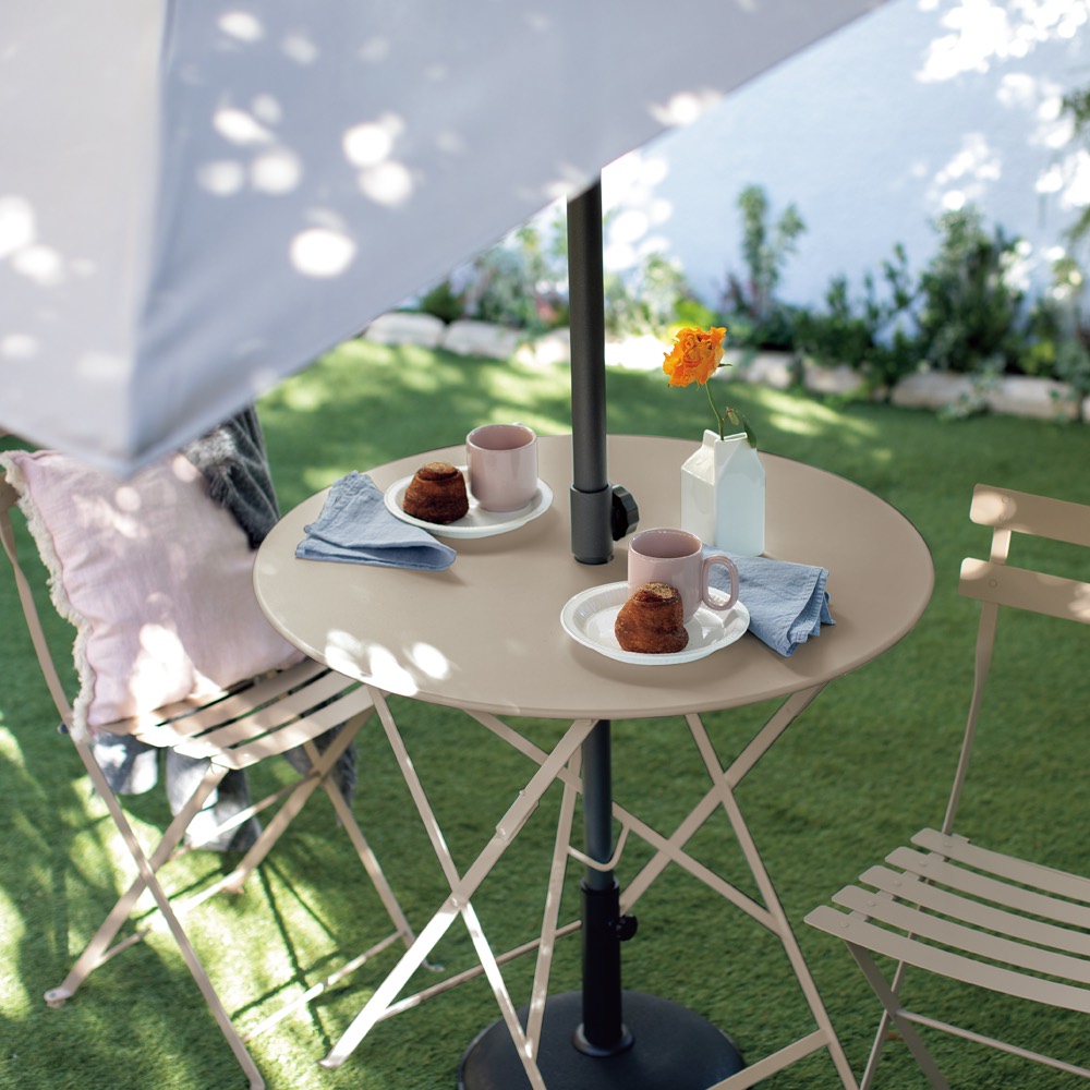 フランス製ビストロテーブル&チェア 径77cm3点セット ガーデンファニチャーセット ガーデンファニチャー G95109