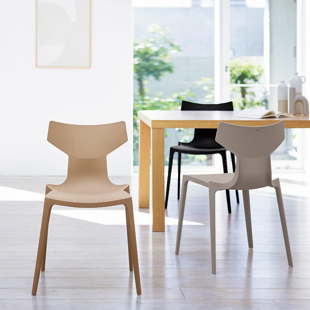 ヨーロッパ式レトロな飛行機の置き時計時計がテーブルを飾る時の時計の