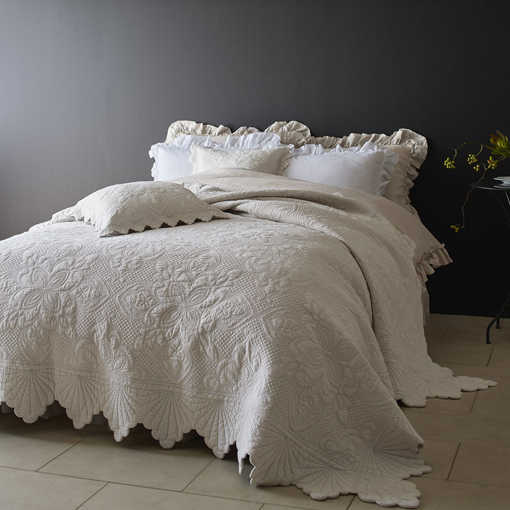 ≪約240cm×290cm≫コットンキルト Shella/シェルラ マルチカバー ソファーカバー H73529