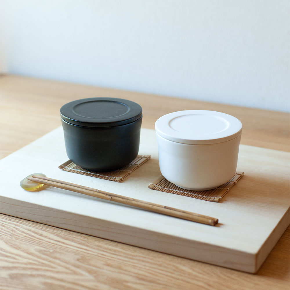 八十八/やそはち 万古焼のおひつ一椀 黒白２個組 電子レンジ調理器具 キッチンツール H01304