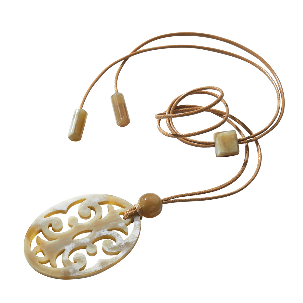 水牛 透かし柄オーバル ロングペンダント 水牛 べっ甲 珊瑚 ジュエリー アクセサリー J75404