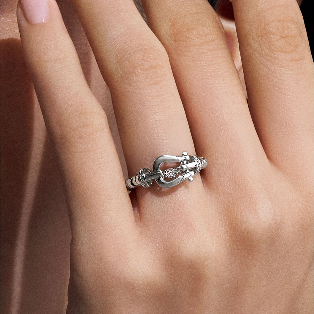 Pt 0.1ct ダンシングダイヤ 馬蹄 ストレッチ リング ダイヤモンド ジュエリー アクセサリー J00103