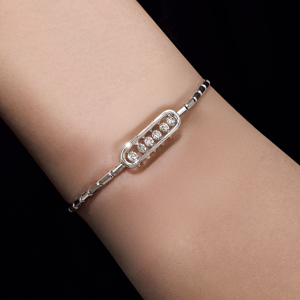 Pt 0.3ct ダンシングダイヤ ストレッチ バングル ダイヤモンド ジュエリー アクセサリー J00105