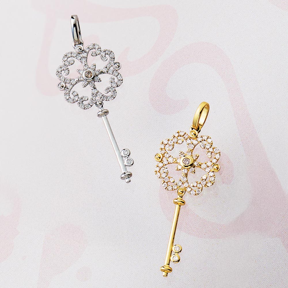 K18 0.25ctダイヤ キー ペンダントヘッド ダイヤモンド ジュエリー アクセサリー J01204