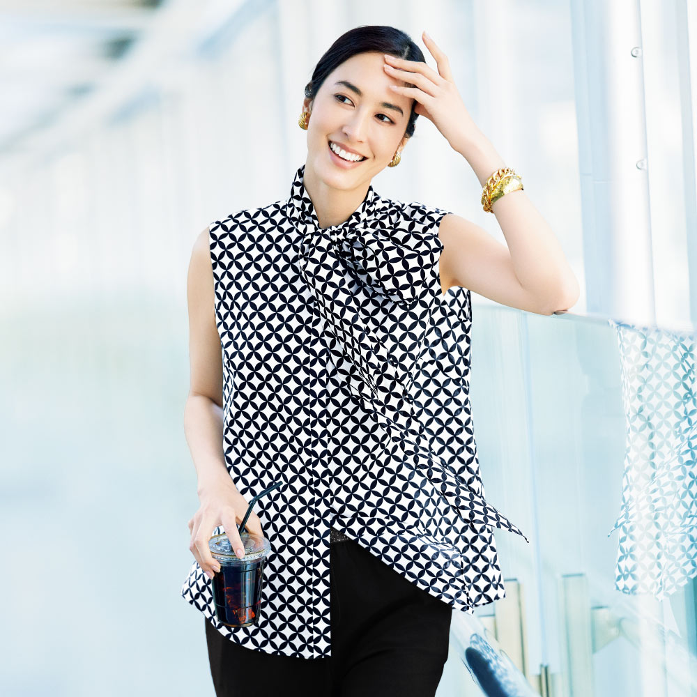 幾何学柄コットン ノースリーブボウタイブラウス ブラウス シャツ 384401