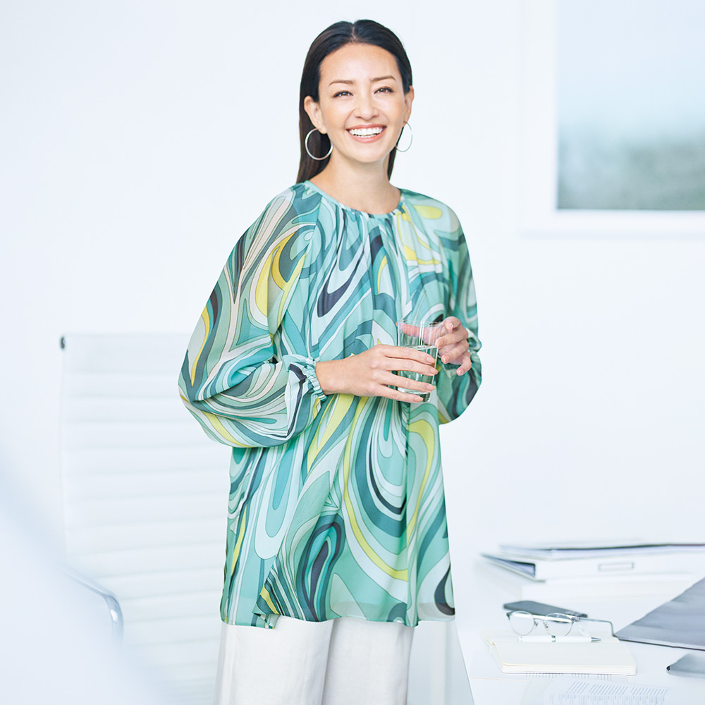 流線柄プリント タックギャザー シフォン ブラウス 通販 - ディノス