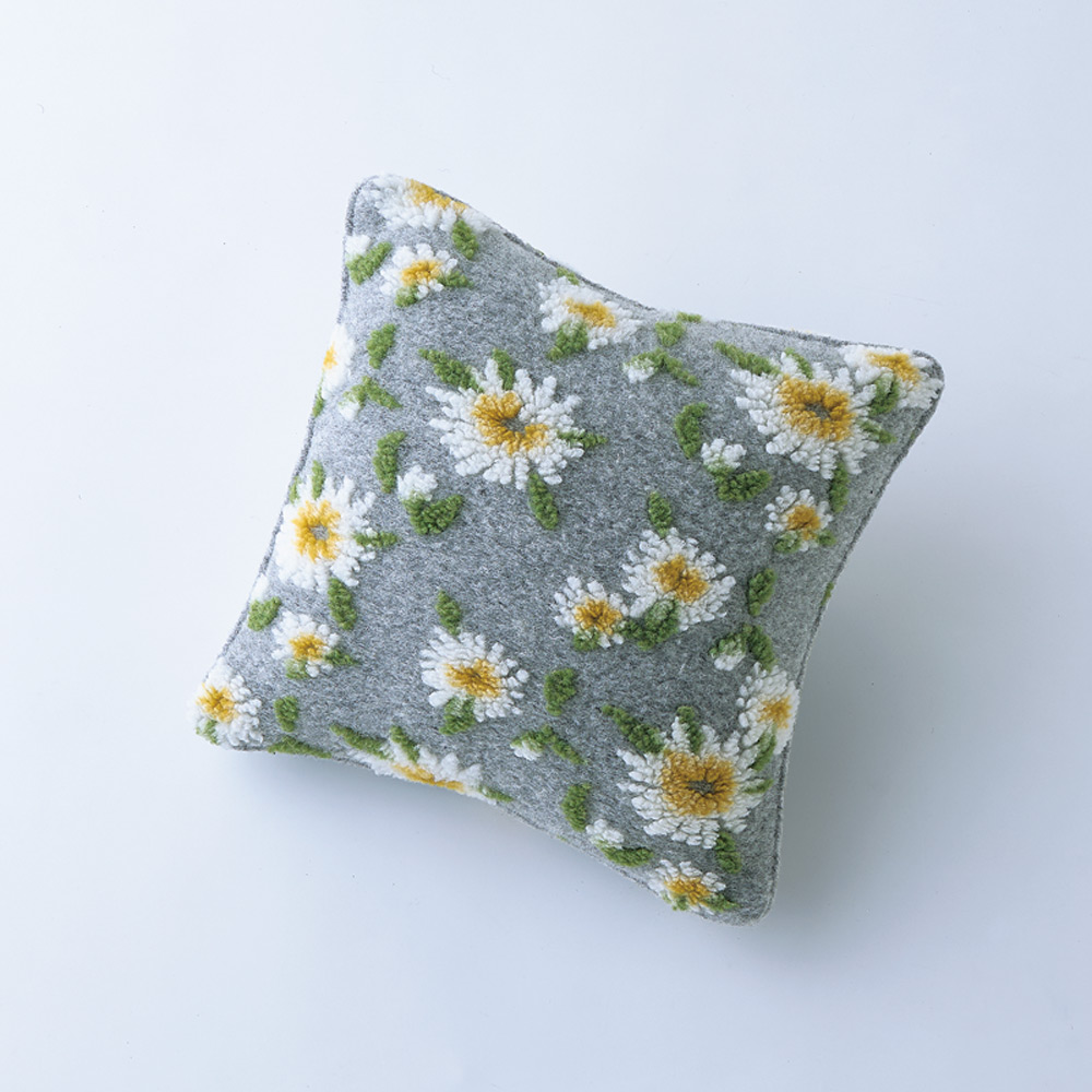 ビエラ クッションカバー〈エーデルワイス〉 約45×45cm カバー類 700104