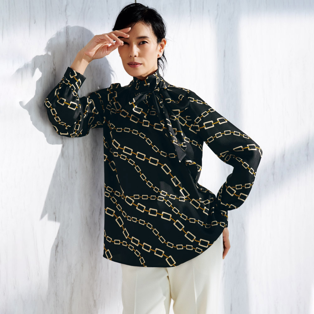 イタリア素材 チェーン柄プリント ボウタイブラウス 通販 - ディノス