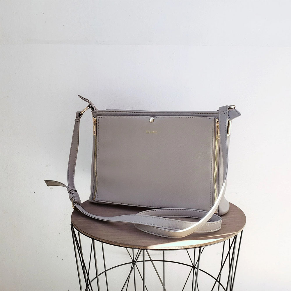 リアレア 『クルア』 回転式 ショルダーバッグ (普段使いできる痛バッグ) ショルダーバッグ バッグ KR0493