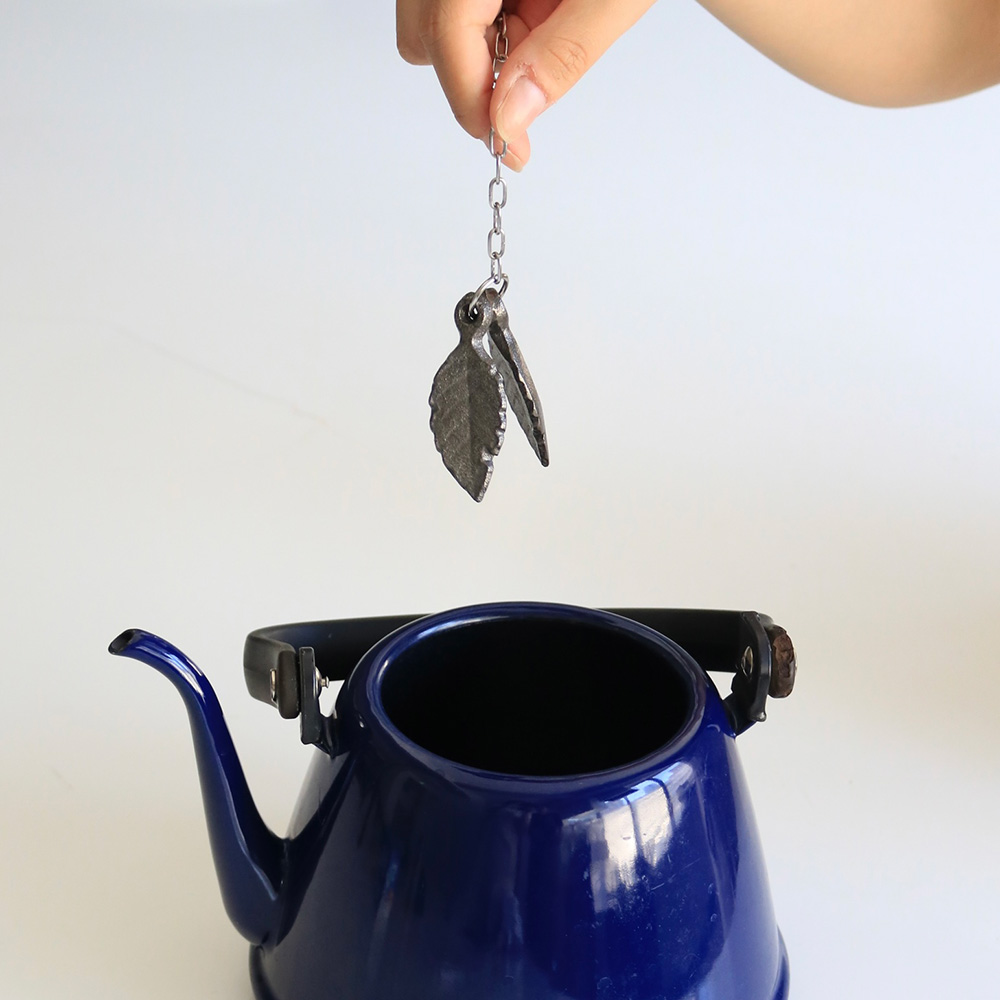 鉄分がとれる！岩手県で作られた南部鉄のリーフ 鉄玉 キッチンツール LX7582