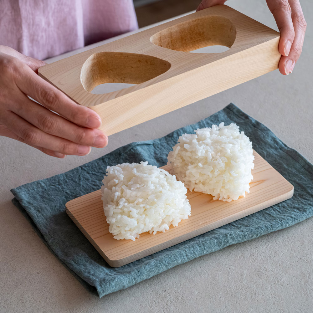 ふんわり、ほぐれるおにぎり！天然木ヒノキのおにぎり型 大 キッチンツール LX8724