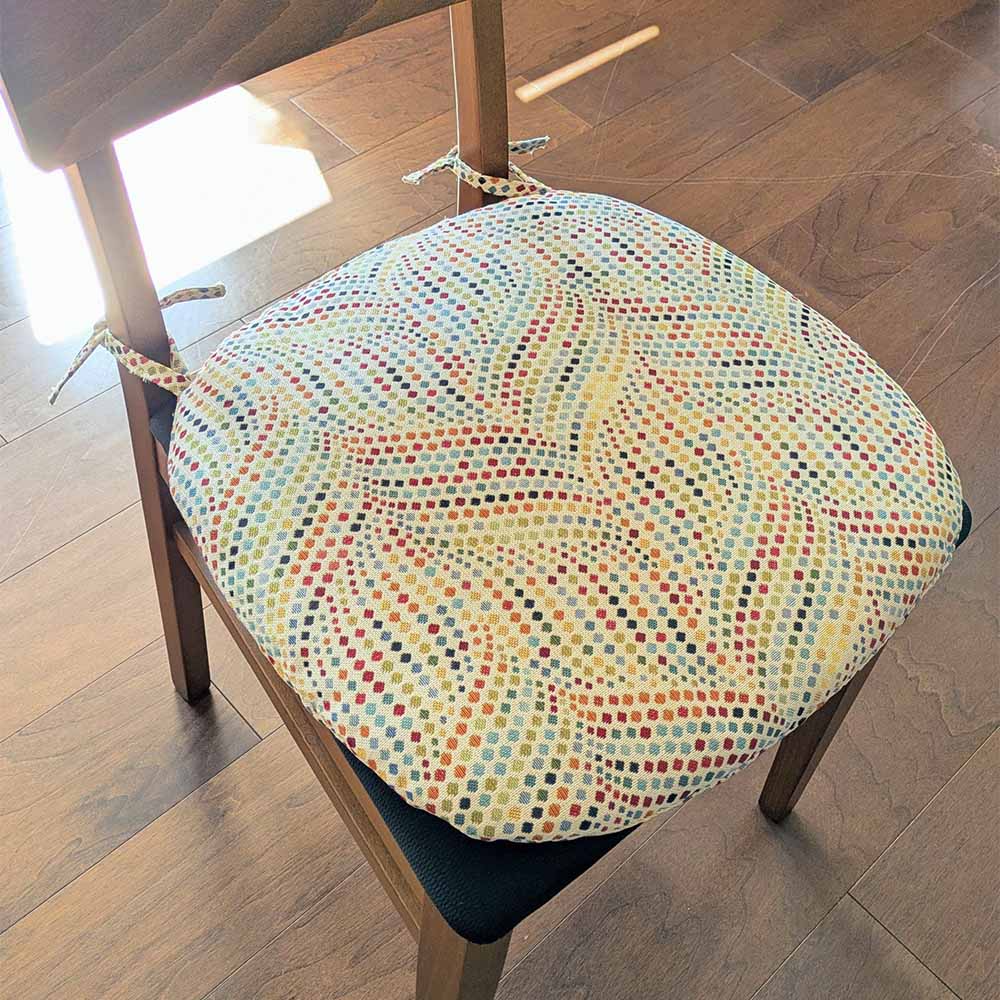 スペイン製生地使用チェア用シートクッション約45×43cm＜ドットマルチ