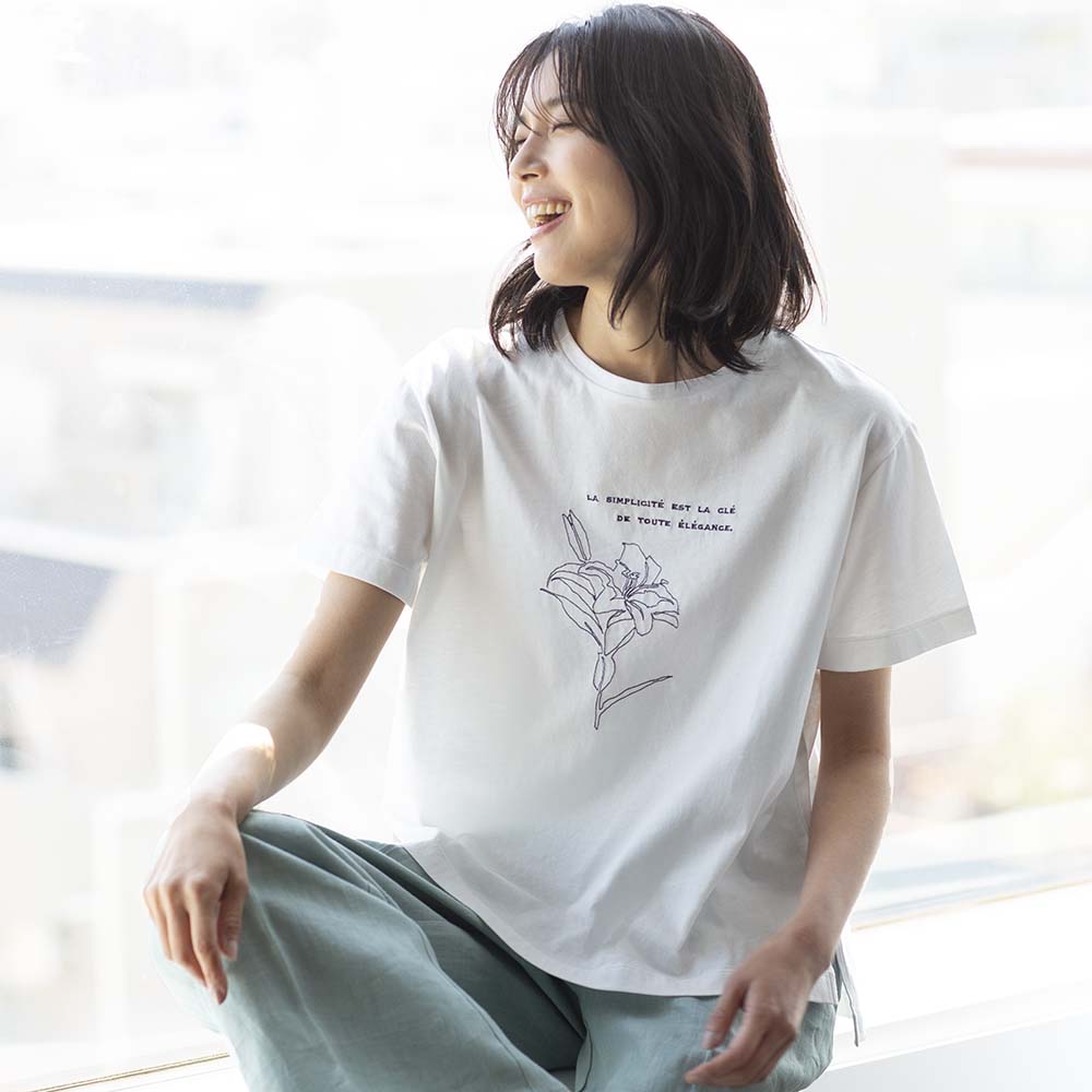 ライトオンディズニー刺しゅうブーツカットジーンズ110サイズ デニムパンツ ミッキーdisney 秀逸 ミッキーdisney