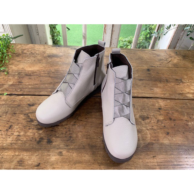 フィグリーノ ウェッジソールレザーブーツ レディース ブーツ ミドル ショートブーツ 軽量 履きやすい ウェッジソール 柔らかい 防寒 冬 疲れにくい きれいめ カジュアル 上品 日本製 靴 婦人雑貨 AR2805