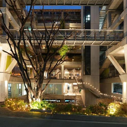 実験集合住宅・NEXT21のエコロジカルガーデンの夜景2026