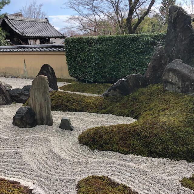 Amazon.co.jp: 洋書日本庭園の写真集 ドイツ語 本 禅 庭